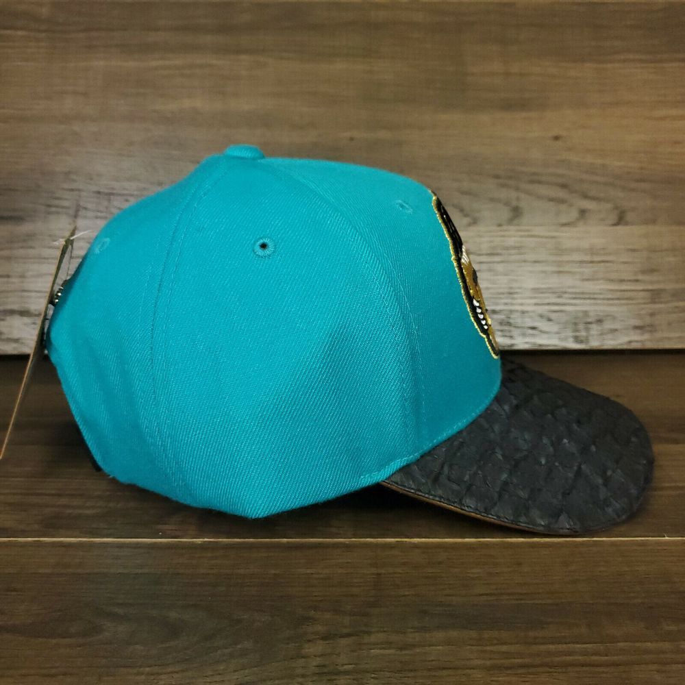 Vancouver Grizzlies Mitchell & Ness NBA Strapback Hat Cap Fish Skin Bill NWT - Picture 4 of 8
